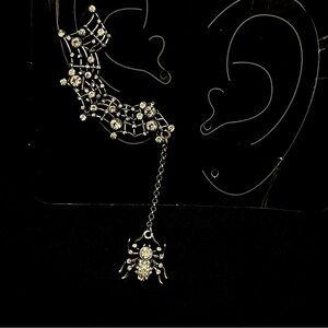 Ear Cuff 🕷️🕸️